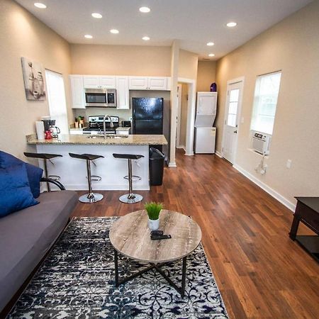 Douglas Way Remodeled House Near Downtown 1Ba/1Ba Сан Антонио Екстериор снимка
