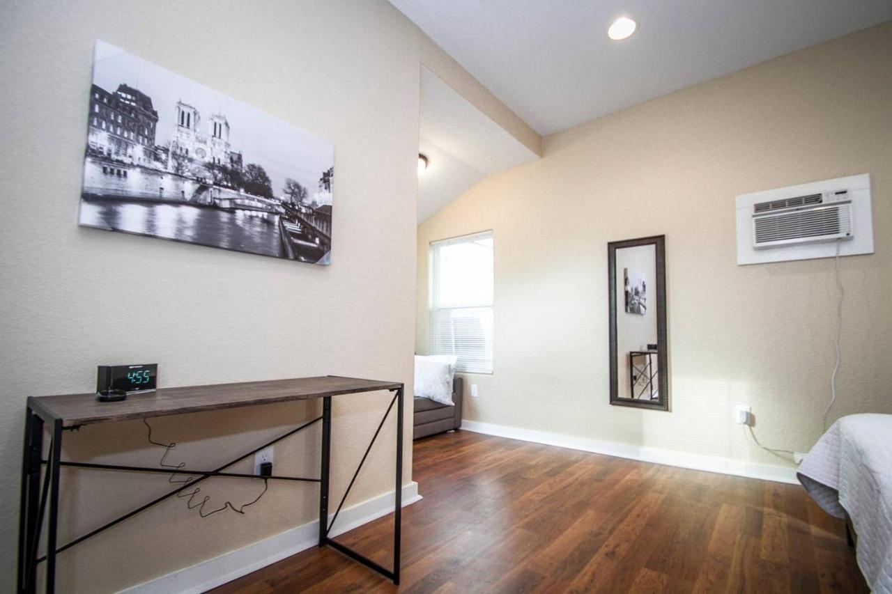 Douglas Way Remodeled House Near Downtown 1Ba/1Ba Сан Антонио Екстериор снимка