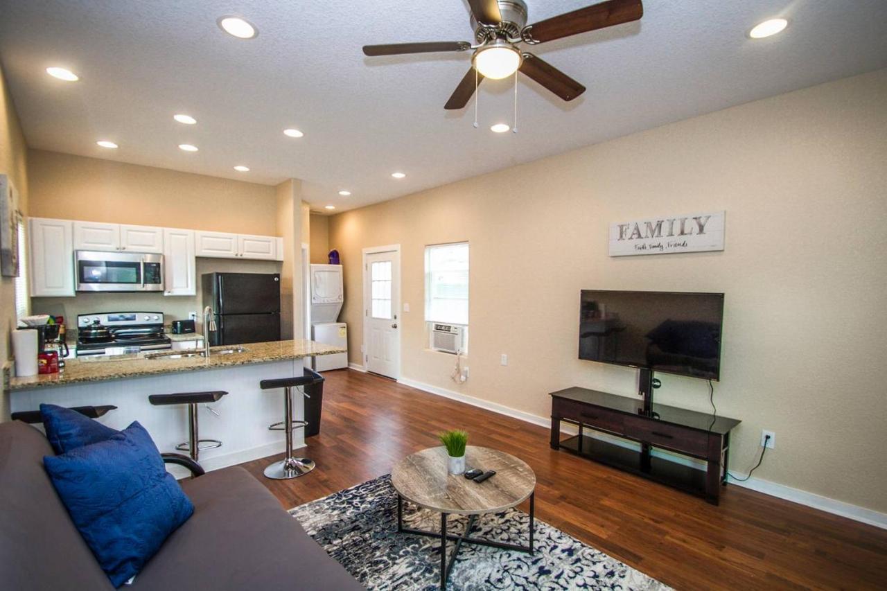 Douglas Way Remodeled House Near Downtown 1Ba/1Ba Сан Антонио Екстериор снимка