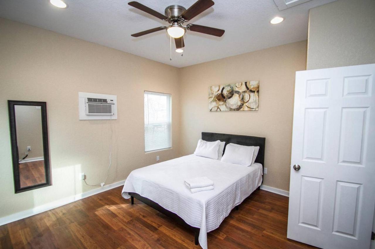 Douglas Way Remodeled House Near Downtown 1Ba/1Ba Сан Антонио Екстериор снимка